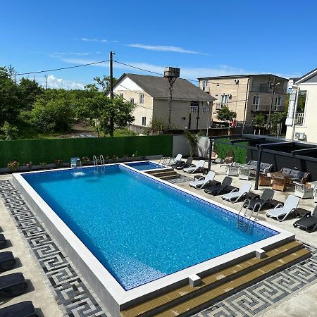 Lions Apartment Уреки Экстерьер фото