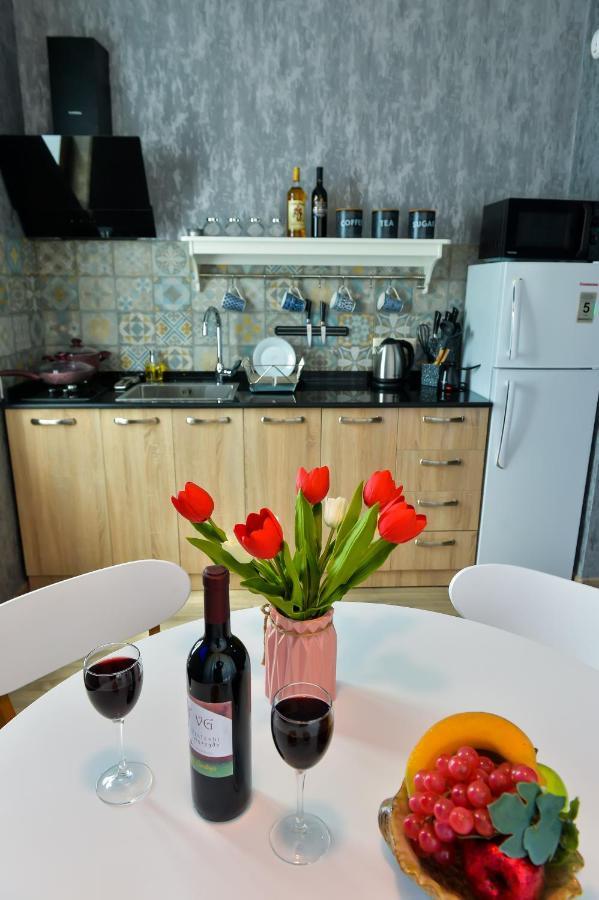 Lions Apartment Уреки Экстерьер фото