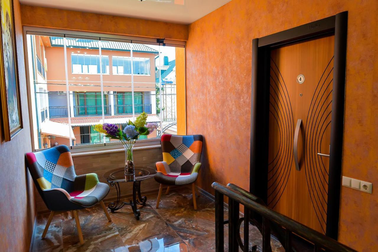 Lions Apartment Уреки Экстерьер фото